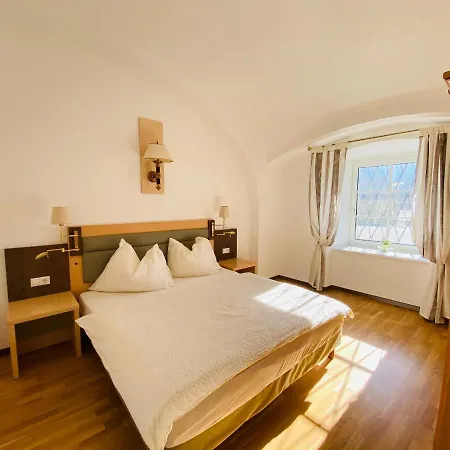 Appartement Schloss Krottenhof *