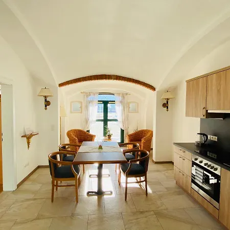 Schloss Krottenhof *