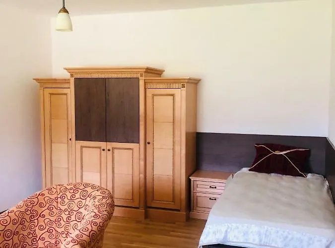 Schloss Krottenhof 朗根旺