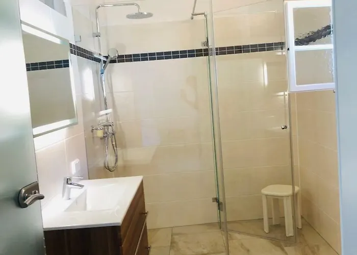 شقة Schloss Krottenhof